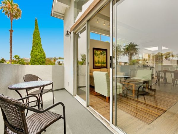 Luxury La Jolla Vacation Home - Walk to Beach & Town, Private Jacuzzi