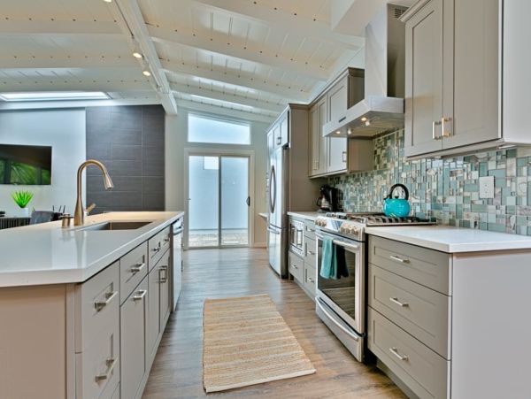 Luxury La Jolla Vacation Home - Walk to Beach & Town, Private Jacuzzi