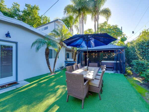 Luxury La Jolla Vacation Home - Walk to Beach & Town, Private Jacuzzi
