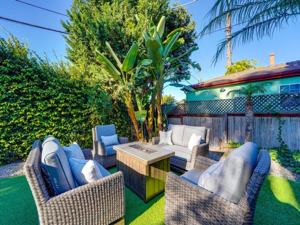 Luxury La Jolla Vacation Home - Walk to Beach & Town, Private Jacuzzi