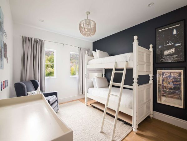 Luxury La Jolla Vacation Home - Walk to Beach, Hot Tub & Kids Room