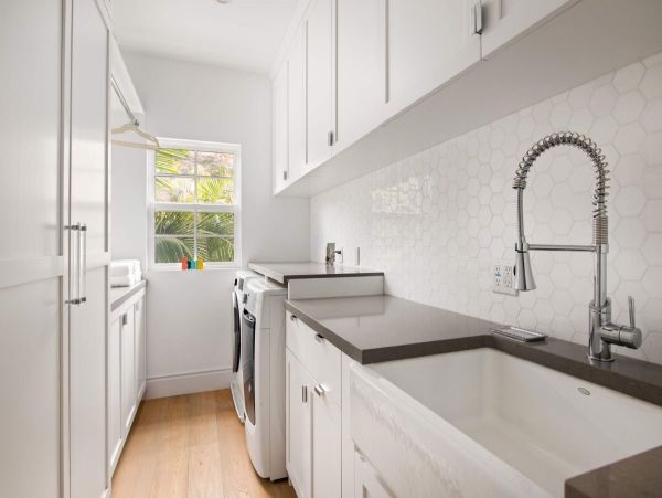 Luxury La Jolla Vacation Home - Walk to Beach, Hot Tub & Kids Room