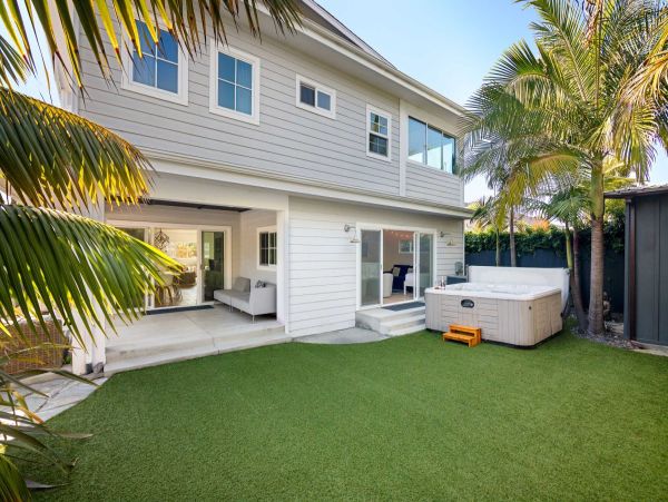 Luxury La Jolla Vacation Home - Walk to Beach, Hot Tub & Kids Room
