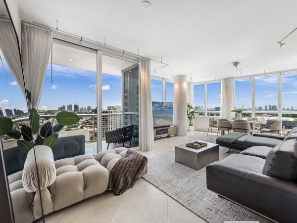 Luxury South Beach Rentals - Oceanfront Balcony, 3 Pools & Spa Access - additional view, photo 2