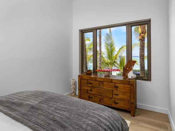 Nassau Oceanfront Luxury Villa - Private Bahamas Beach Rental