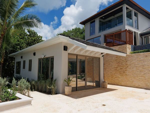Nassau Oceanfront Luxury Villa - Private Bahamas Beach Rental