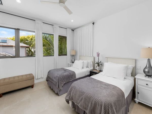 Nassau Oceanfront Luxury Villa - Private Bahamas Beach Rental