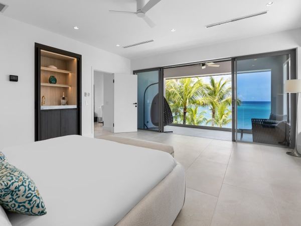 Nassau Oceanfront Luxury Villa - Private Bahamas Beach Rental