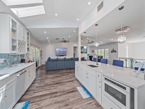 Longboat Key Luxury Vacation Rental - Florida Canal Front Estate