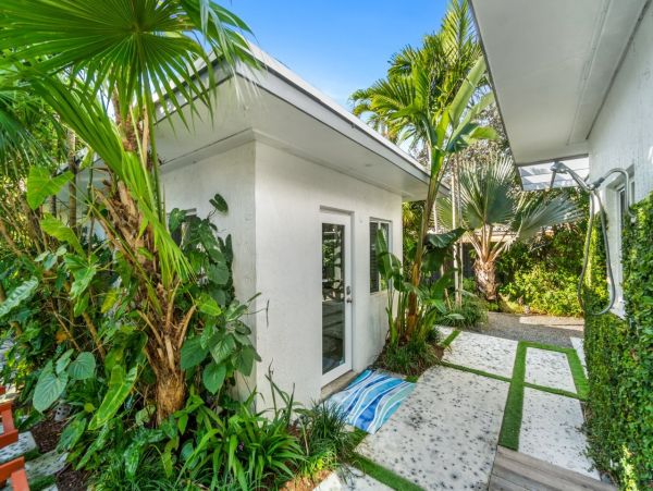 Luxury Beach Retreat in Fort Lauderdale - South Florida Oasis