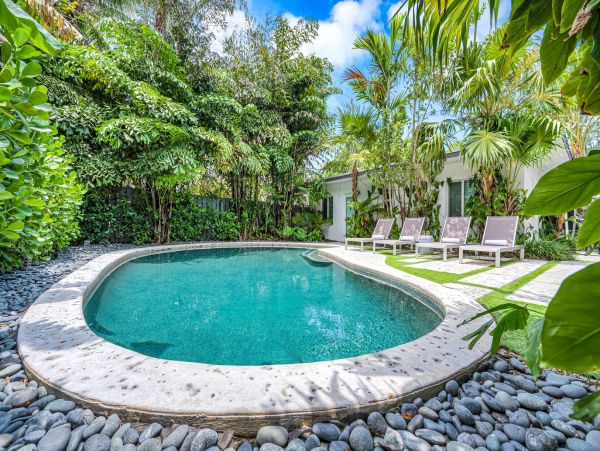 Luxury Beach Retreat in Fort Lauderdale - South Florida Oasis