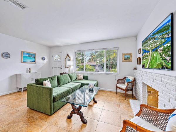 Elegant West Palm Beach Vacation Home with Private Pool & Modern Comforts