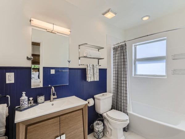 Elegant 3 Bedroom Lake Worth Beach Vacation Home with Pool & Tropical Gardens
