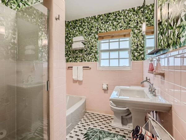 Elegant 3 Bedroom Lake Worth Beach Vacation Home with Pool & Tropical Gardens