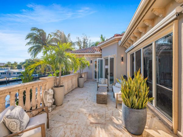 Waterfront Luxury Vacation Rental - Mediterranean - Style Villa with Private Dock