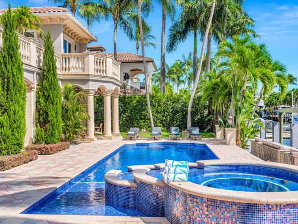 Waterfront Luxury Vacation Rental - Mediterranean - Style Villa with Private Dock
