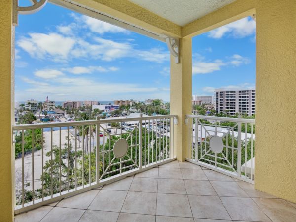 Luxury Penthouse in Siesta Key - 3 Bedroom Condo Your Ideal Beach Getaway