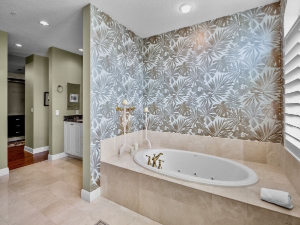 Luxury Penthouse in Siesta Key - 3 Bedroom Condo Your Ideal Beach Getaway
