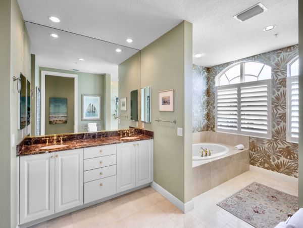 Luxury Penthouse in Siesta Key - 3 Bedroom Condo Your Ideal Beach Getaway
