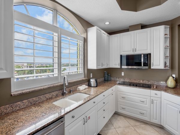 Luxury Penthouse in Siesta Key - 3 Bedroom Condo Your Ideal Beach Getaway