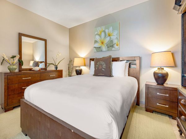Luxury 7th-Floor Suite with Ocean Views in Kaanapali, Maui