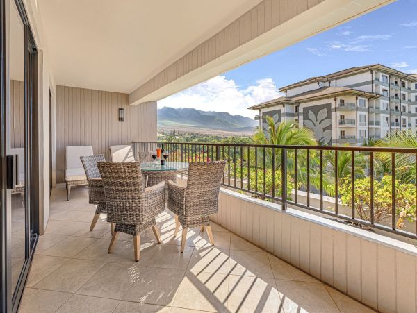 Luxury 7th-Floor Suite with Ocean Views in Kaanapali, Maui