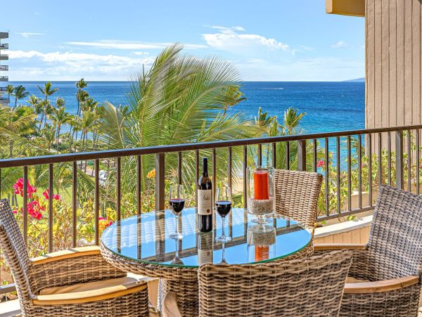 Luxury 7th-Floor Suite with Ocean Views in Kaanapali, Maui