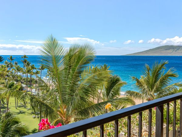 Luxury 7th-Floor Suite with Ocean Views in Kaanapali, Maui