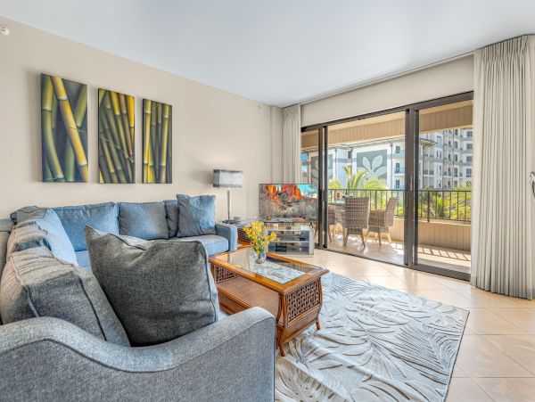 Luxury 7th-Floor Suite with Ocean Views in Kaanapali, Maui