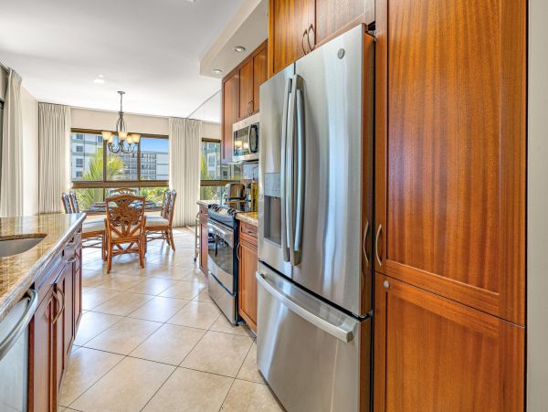 Luxury 7th-Floor Suite with Ocean Views in Kaanapali, Maui