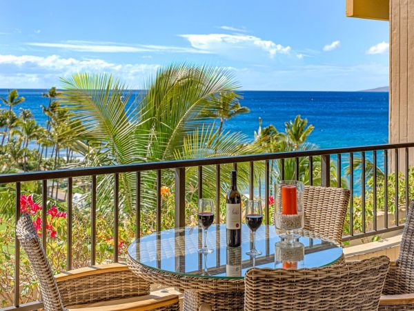 Luxury 7th-Floor Suite with Ocean Views in Kaanapali, Maui
