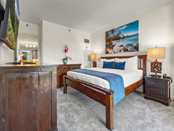 Luxury 7th-Floor Suite with Ocean Views in Kaanapali, Maui