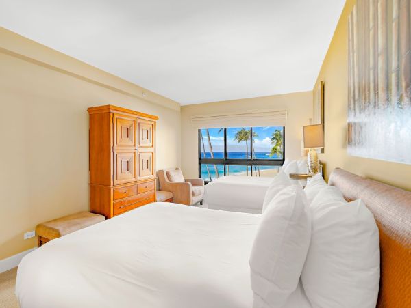 Luxurious Oceanfront 2-Bedroom Residence in Kaanapali - Great Resort Amenities