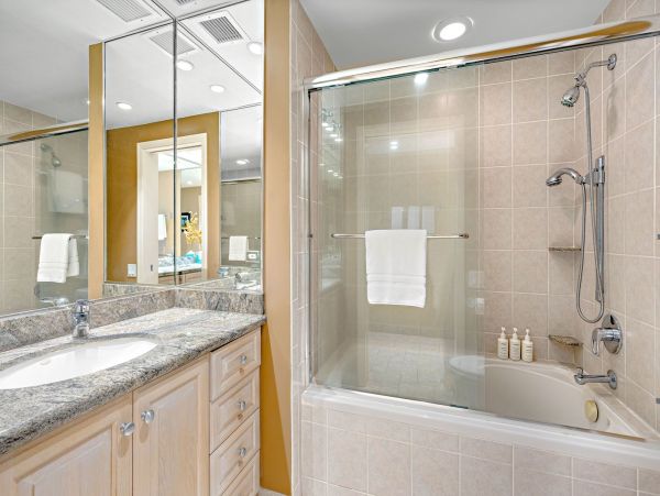 Luxurious Oceanfront 2-Bedroom Residence in Kaanapali - Great Resort Amenities