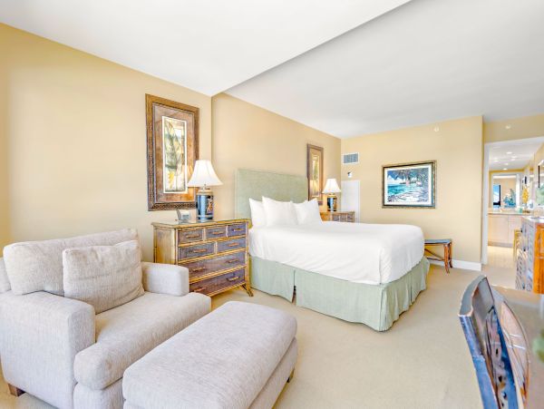 Luxurious Oceanfront 2-Bedroom Residence in Kaanapali - Great Resort Amenities