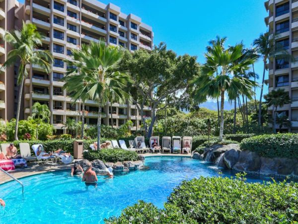 Luxurious Oceanfront 2-Bedroom Residence in Kaanapali - Great Resort Amenities
