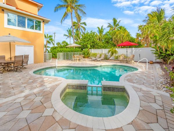 Luxurious Beachfront Four Bedroom Home with Breathtaking Gulf & Bay Views