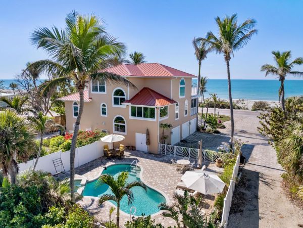 Luxurious Beachfront Four Bedroom Home with Breathtaking Gulf & Bay Views