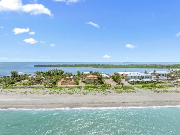 Luxurious Beachfront Four Bedroom Home with Breathtaking Gulf & Bay Views