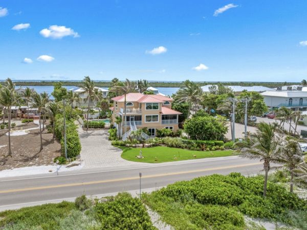 Luxurious Beachfront Four Bedroom Home with Breathtaking Gulf & Bay Views