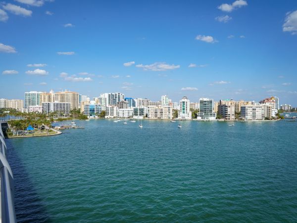 Luxurious 6-Bedroom Sarasota  Pool & Main House & Guest House Rooftop Terrace