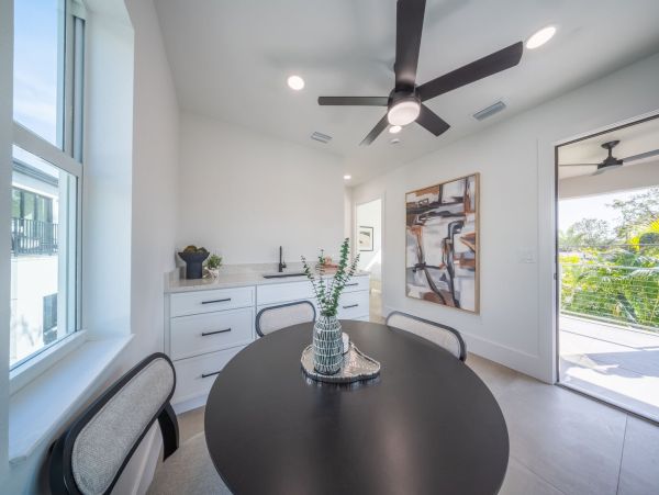 Luxurious 6-Bedroom Sarasota  Pool & Main House & Guest House Rooftop Terrace