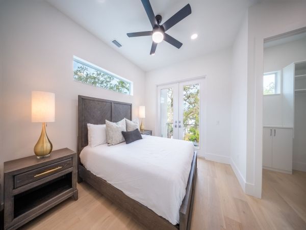 Luxurious 6-Bedroom Sarasota  Pool & Main House & Guest House Rooftop Terrace
