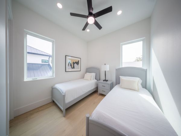 Luxurious 6-Bedroom Sarasota  Pool & Main House & Guest House Rooftop Terrace