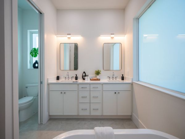 Luxurious 6-Bedroom Sarasota  Pool & Main House & Guest House Rooftop Terrace