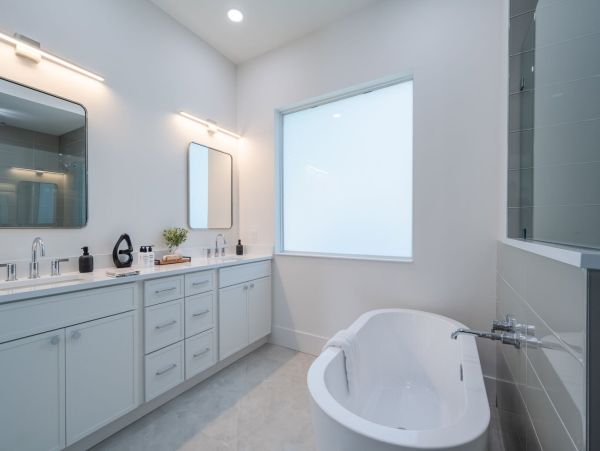 Luxurious 6-Bedroom Sarasota  Pool & Main House & Guest House Rooftop Terrace