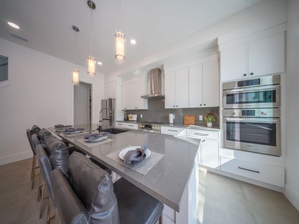 Luxurious 6-Bedroom Sarasota  Pool & Main House & Guest House Rooftop Terrace