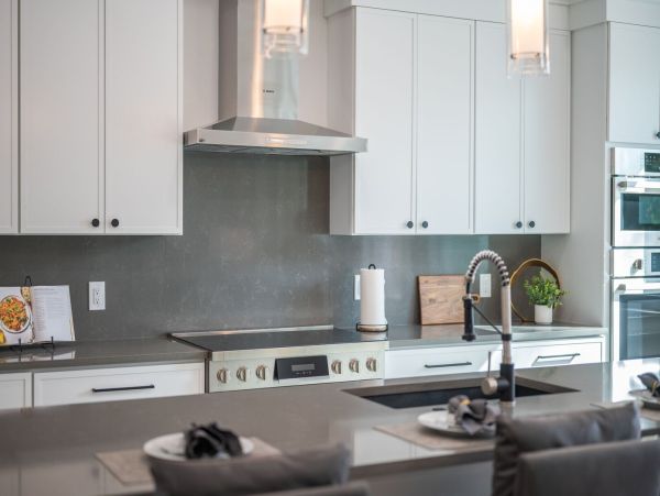 Luxurious 6-Bedroom Sarasota  Pool & Main House & Guest House Rooftop Terrace
