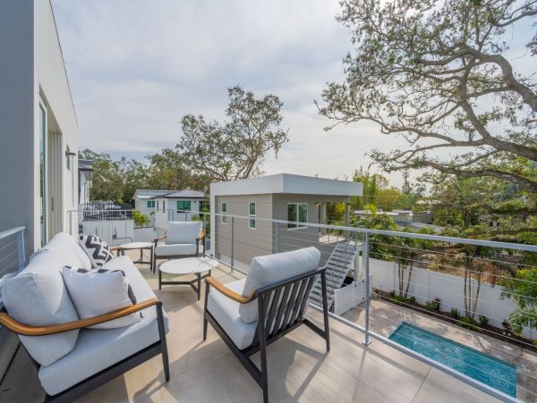 Luxurious 6-Bedroom Sarasota  Pool & Main House & Guest House Rooftop Terrace