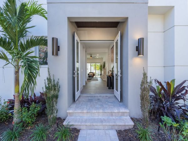 Luxurious 6-Bedroom Sarasota  Pool & Main House & Guest House Rooftop Terrace